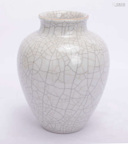 A Chinese Ge-Type Glazed Porcelain Jar