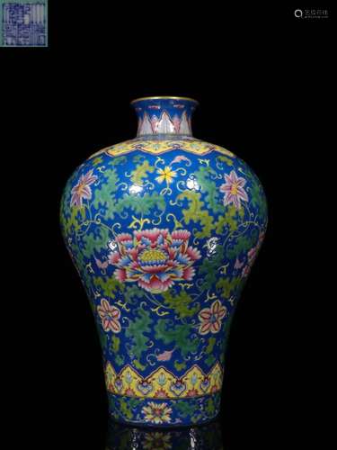 Chinese Enamel Porcelain Hand Painted Vase,Mark