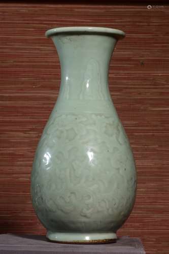 Chinese Celedon Yuhu Porcelain Vase