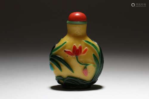 A Chinese Yellow Peking Glass Snuff Bottle