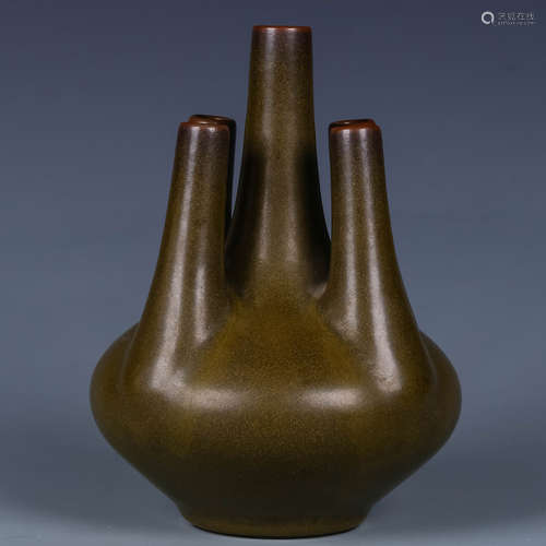 A Chinese Tea-Dust Glazed Porcelain Vase