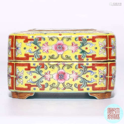 A Chinese Famille-Rose Porcelain Square Box with Cover