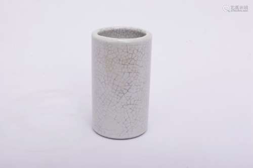 A Chinese Ge-Type Glazed Porcelain Brush Pot