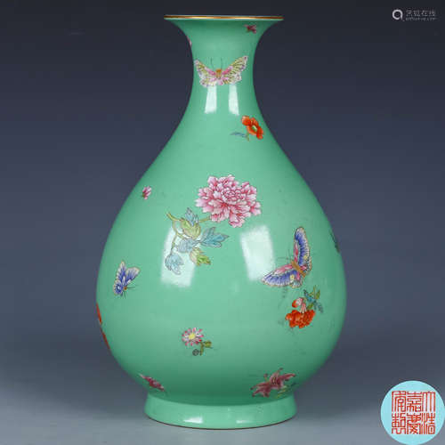 A Chinese Green Ground Famille-Rose Porcelain Vase