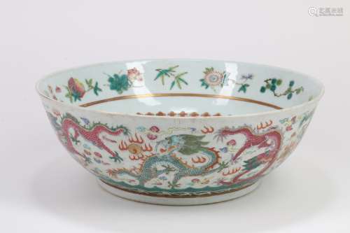 A Chinese Red and Green Porcelain Bowl