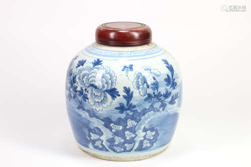 A Chinese Blue and White Porcelain Jar with Wood Cap