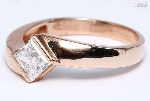 14 K / 585 Rose Gold Men's Solitaire Diamond Ring