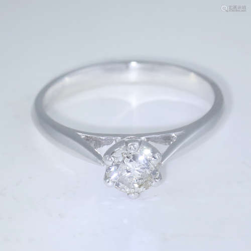 14 K / 585 White Gold Certified Solitaire Diamond Ring