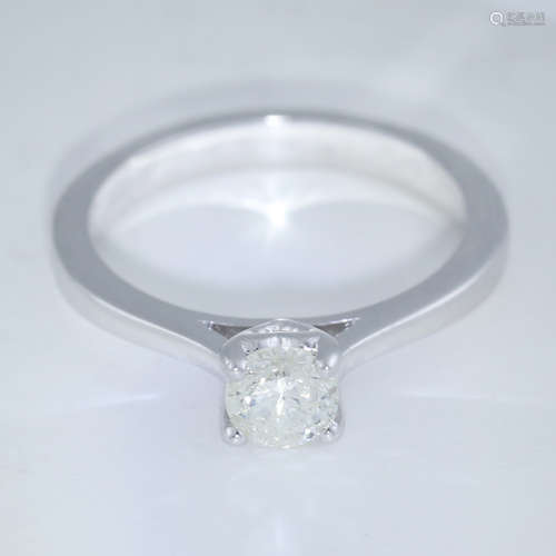 14 K / 585 White Gold Solitaire Diamond Ring