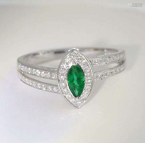 18 K White Gold IGI Certified Emerald and Diamond Ring