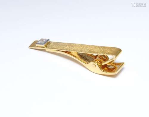 IGI Cert. 14 K Yellow Gold & Diamond Tie Pin