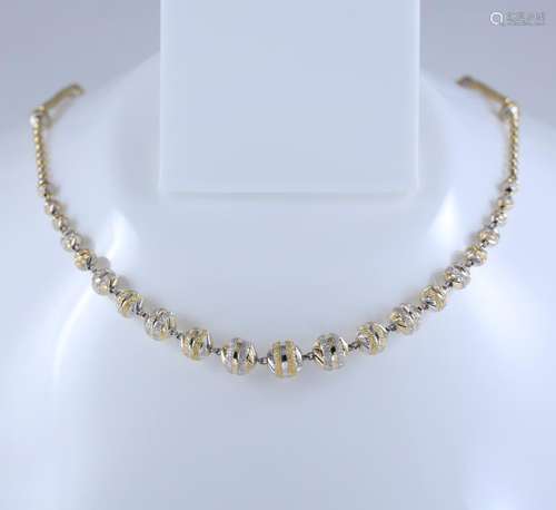 18K/750 Hallmarked Yellow and White Gold Chain Necklace