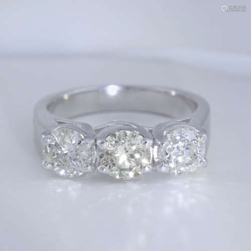 14 K / 585 White Gold 3 Solitaire Diamond Ring