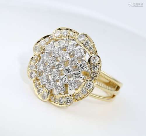 18 K Yellow Gold IGI Certified Designer Diamond Ring