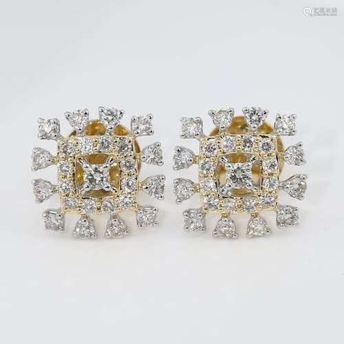 18 K / 750 Yellow Gold IGI Certified Diamond Earrings