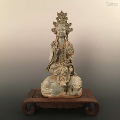 Chinese Celdon Glazed Guanyin Figure