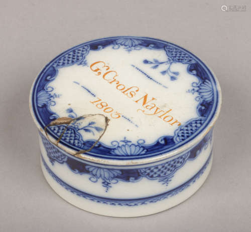 A Leeds pearlware soap dish with threaded cover and partitioned inside. With underglaze blue printed