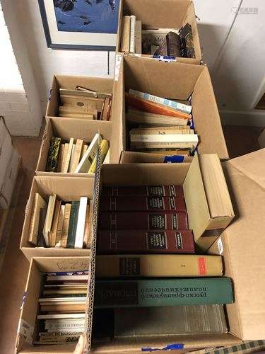 Lot de 10 cartons de livres du XXe siècle.