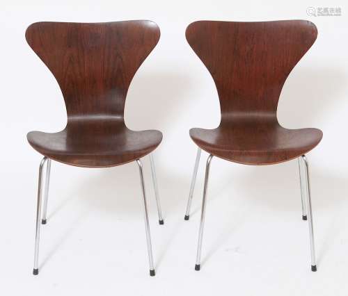 Arne Jacobsen for Fritz Hansen Series 7 Chairs, Pr