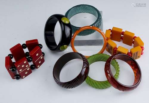 8 Vintage Bakelite Bracelet Bangles & Beads