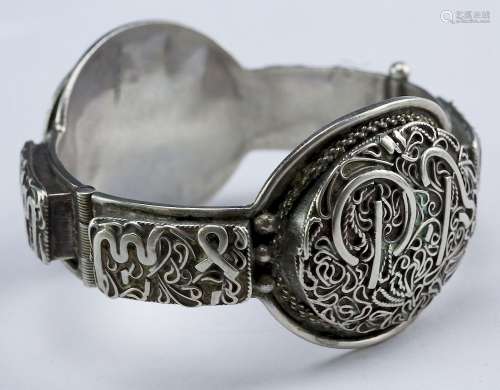 Middle Eastern Arabic Sterling Silver Hinged Cuff