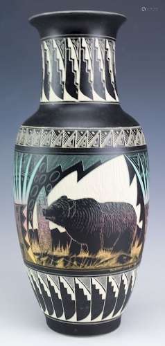 Native American Bighorse Navajo Pottery Bear Vase