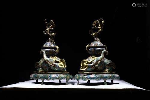 A pair of Closioone Elephant from Qing