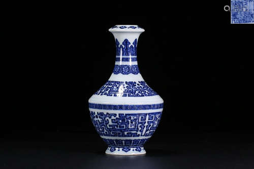 BLUE WHITE VASE