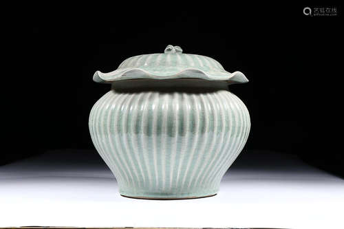 LONGQUAN KILN VESSEL