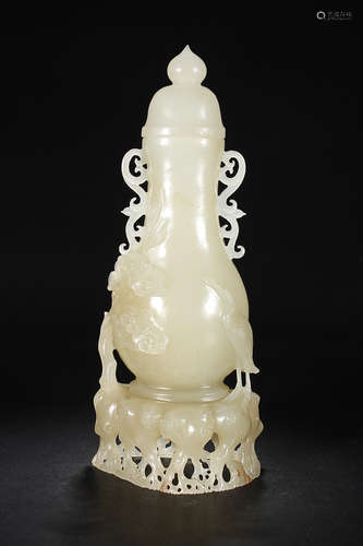 HETIAN JADE CARVING EAR-VASE