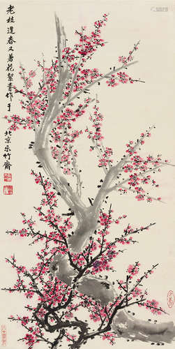 胡絜青（1905～2001） 老枝逢春又着花 立轴 设色纸本