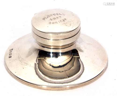 George V capstan inkwell, of typical circular form, the hinged cover with presentation engraving