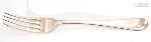 Late George III Old English pattern dinner fork, crested verso, length 20cm, weight approx 59gms,