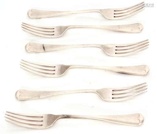 Six George V Old English pattern dessert forks, length 17cm, combined weight approx 324gms,