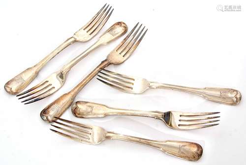 Six George III double struck Fiddle and thread pattern dinner forks, crested with a winged