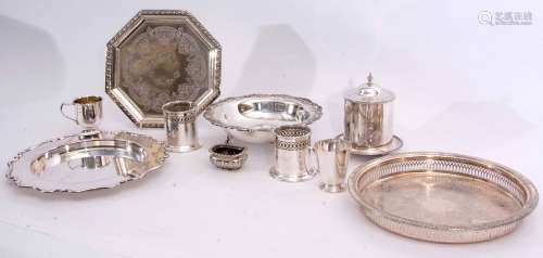 Mixed Lot: electro-plated table wares comprising various trays and table baskets together with