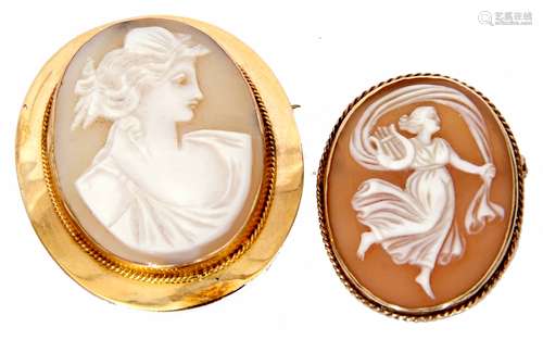 Mixed Lot: shell cameo of a classical lady framed in a 9ct stamped frame, together with a hard stone