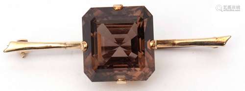 Vintage smokey quartz bar brooch, the square shaped faceted quartz claw set in a basket mount and