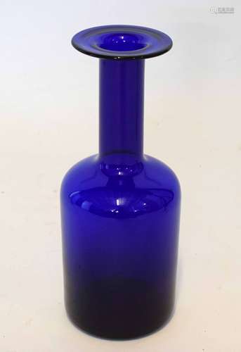 Danish Holmgaard blue mallet shaped vase designed by Otto Brauer, based on a design by Pierre