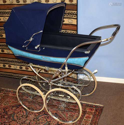 Vintage Silver Cross pram with chromium mounts etc, 110cm long