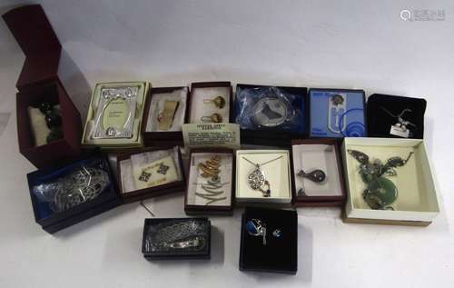 Bag of Sterling & Classic, The Museum Collection and Past Times Jewellery, 15 boxes