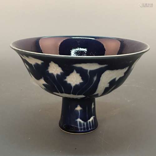 Chinese Blue-White 'Fish' Standing Cup