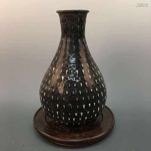 Chinese Jizhou Kiln Vase