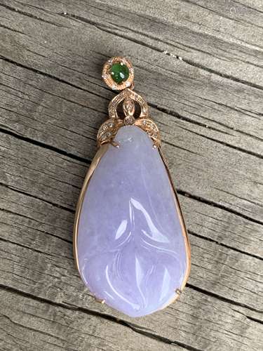 Mauve Jadeite 18K Gold Pendant