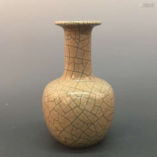 Chinese Guan Type Bottle VASE