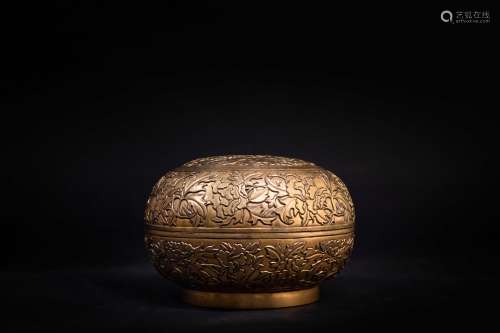 A Chinese Gilt Bronze Round Box with Cover