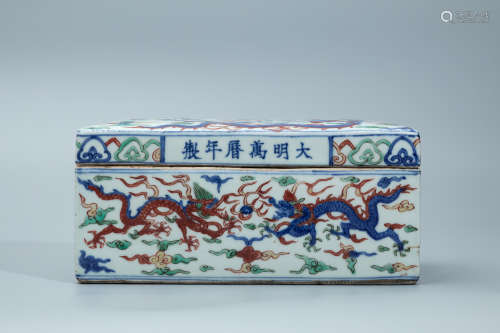 A Chinese Dou-Cai Porcelain Square Box with Cover
