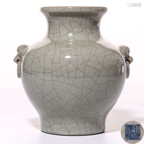 A Chinese Ge-Type Glazed Porcelain Vase