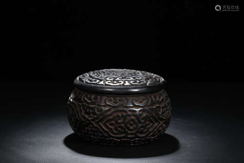 CARVING LACQUERED BOX