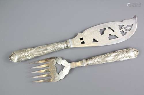 Late 19th Century Continental Silver Plated Fish Servers, the fish knife blade engraved with fish and trident design, complete with the original box